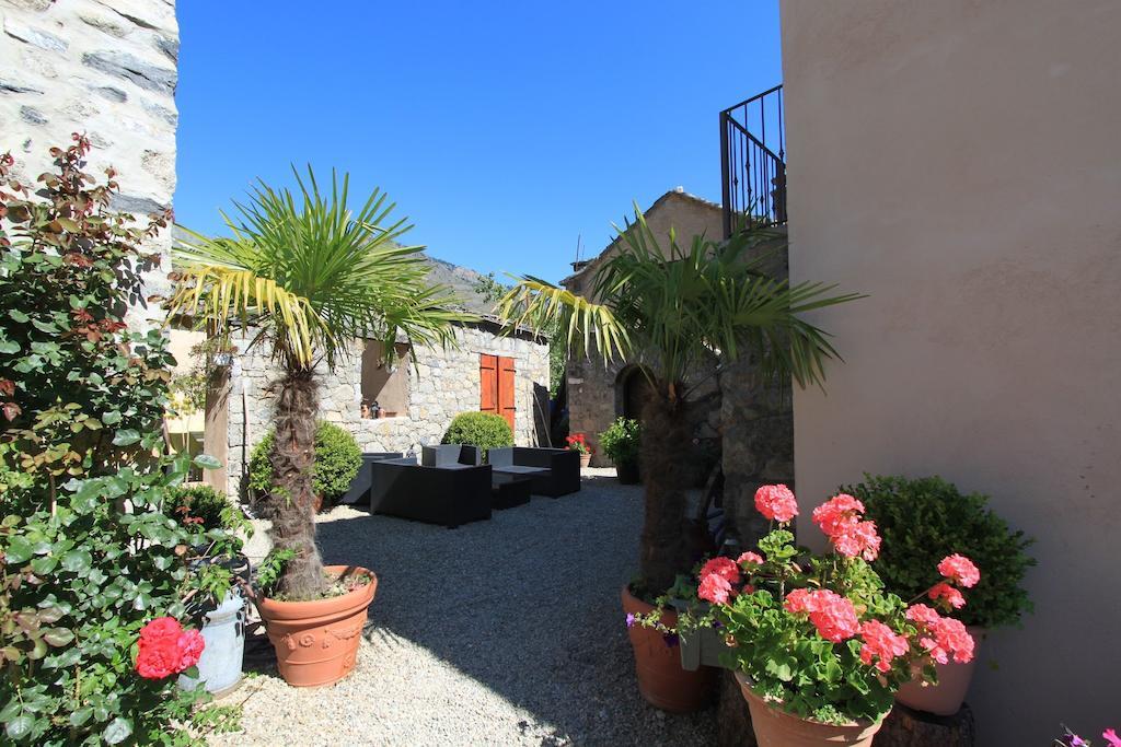 A Mandria, Appartements Avec Cuisine 30M2, Patio, Vue Montagnes Et Citadelle, 5 Minutes A Pied Du Centre Ville Et Des Rivieres Corte  Zewnętrze zdjęcie